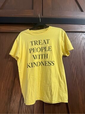 Harry Styles Live On Tour “Treat People With Kindness” Graphic Tee Yellow Sz L